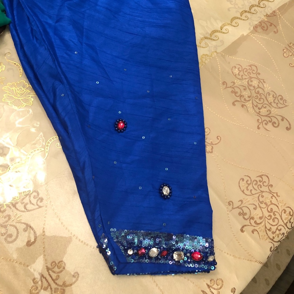 Pakistani suit - Picture 2 of 5
